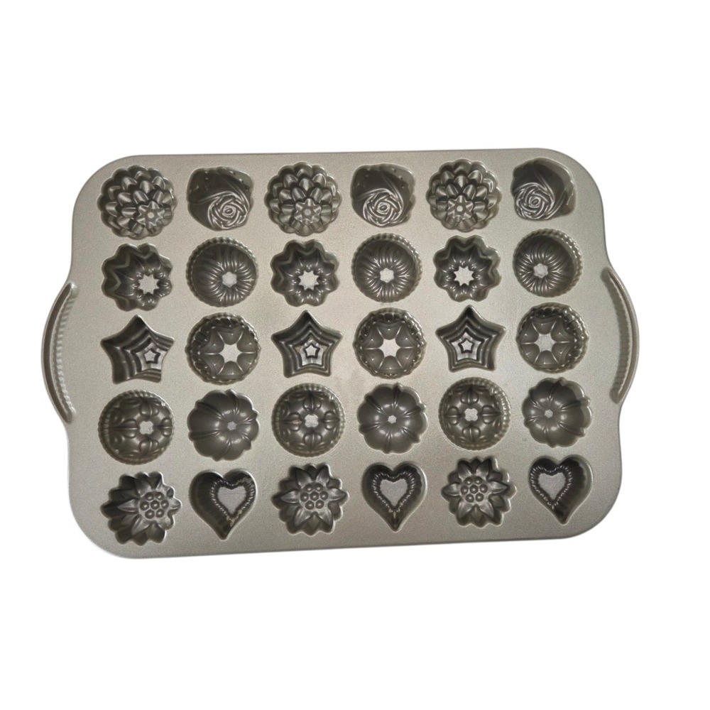 Nordic Ware Bundt Tea Cakes and Candies Pan, Makes 30 Candies or Cakes